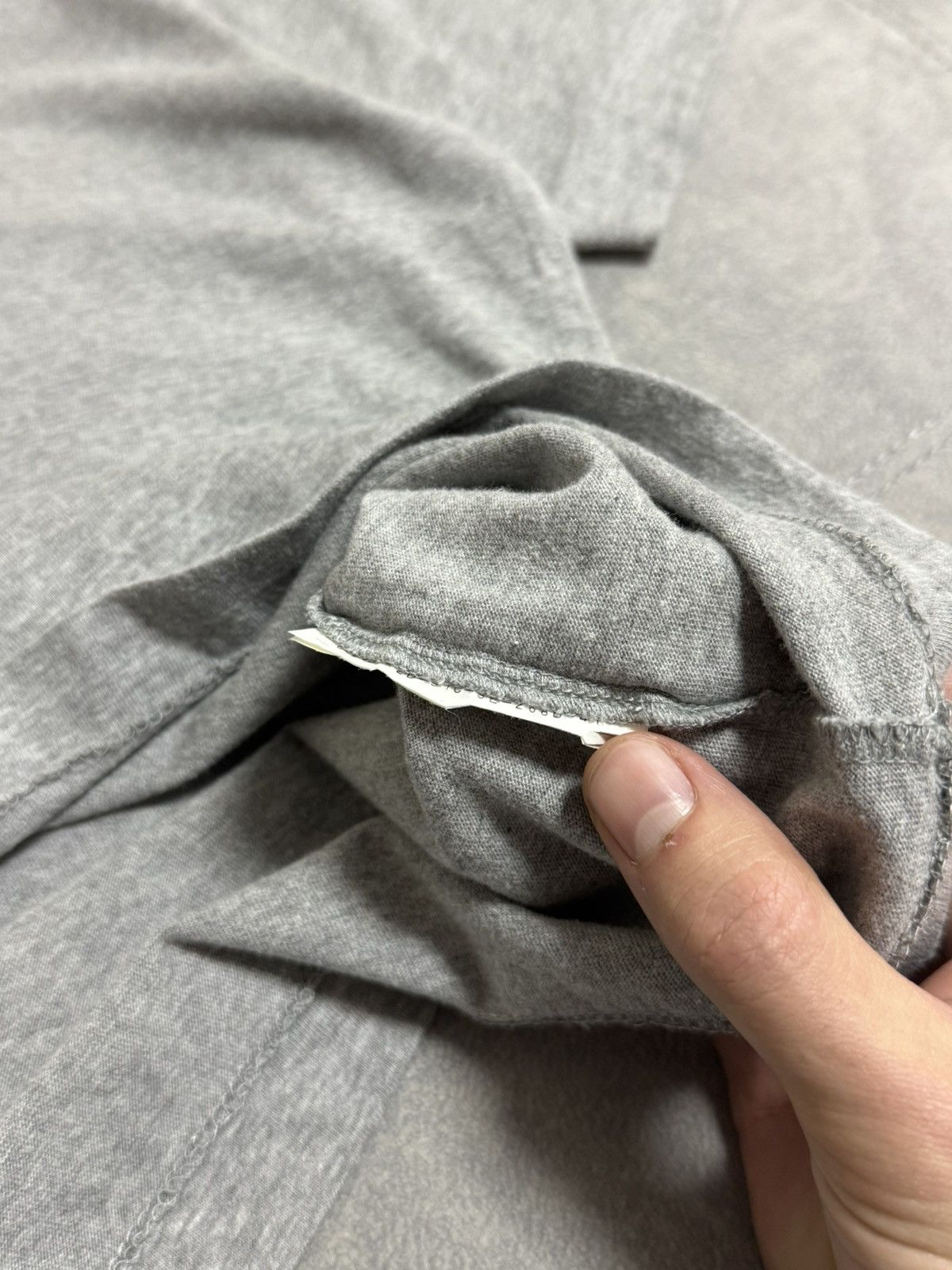 Comme des Garcons RARE Comme Des Garçons PLAY Double Heart Gray T-Shirt Size L Size US L / EU 52-54 / 3 - 7 Thumbnail