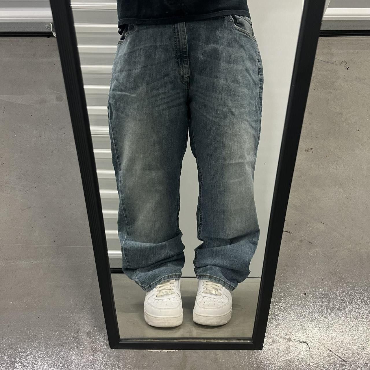 Levi's Vintage Y2K/2000s Baggy Levis Medium Wash Skater style Denim Jeans! Size US 40 / EU 56 - 1 Thumbnail