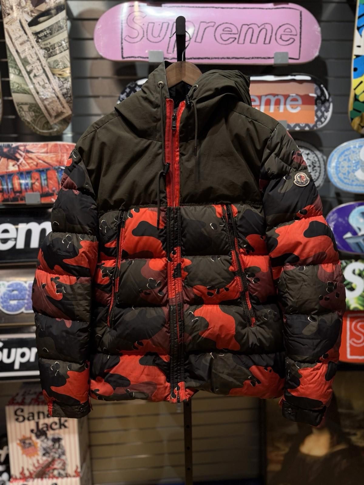 Moncler Moncler EYMERIC GIUBBOTTO Puffer Down Jacket Red (4) $2000 Size US M / EU 48-50 / 2 - 2 Thumbnail