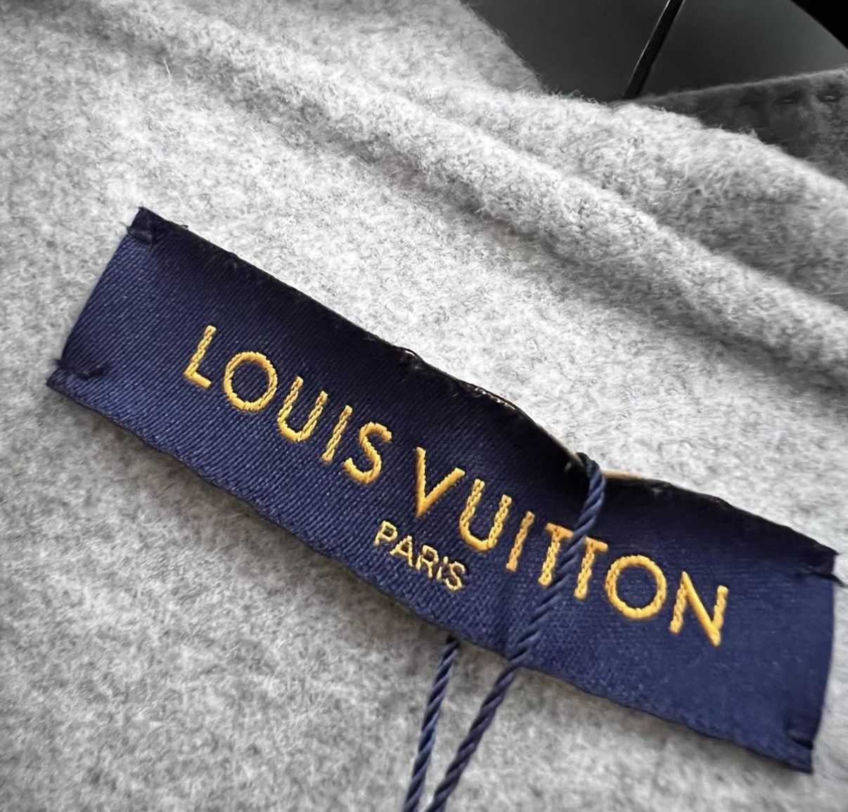 Louis Vuitton Louis Vuitton light grey cashmere hoodie J41 Size US L / EU 52-54 / 3 - 3 Thumbnail