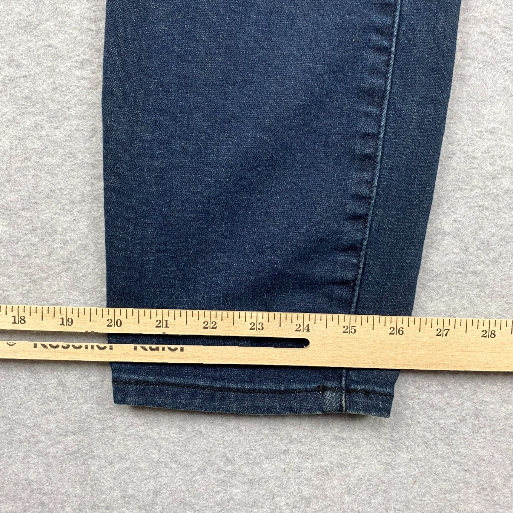 Vintage Kut From the Kloth Jeans Womens 10 Blue Cropped Mid-Rise Dark Wash Distressed Size 32" / US 10 / IT 46 - 7 Thumbnail