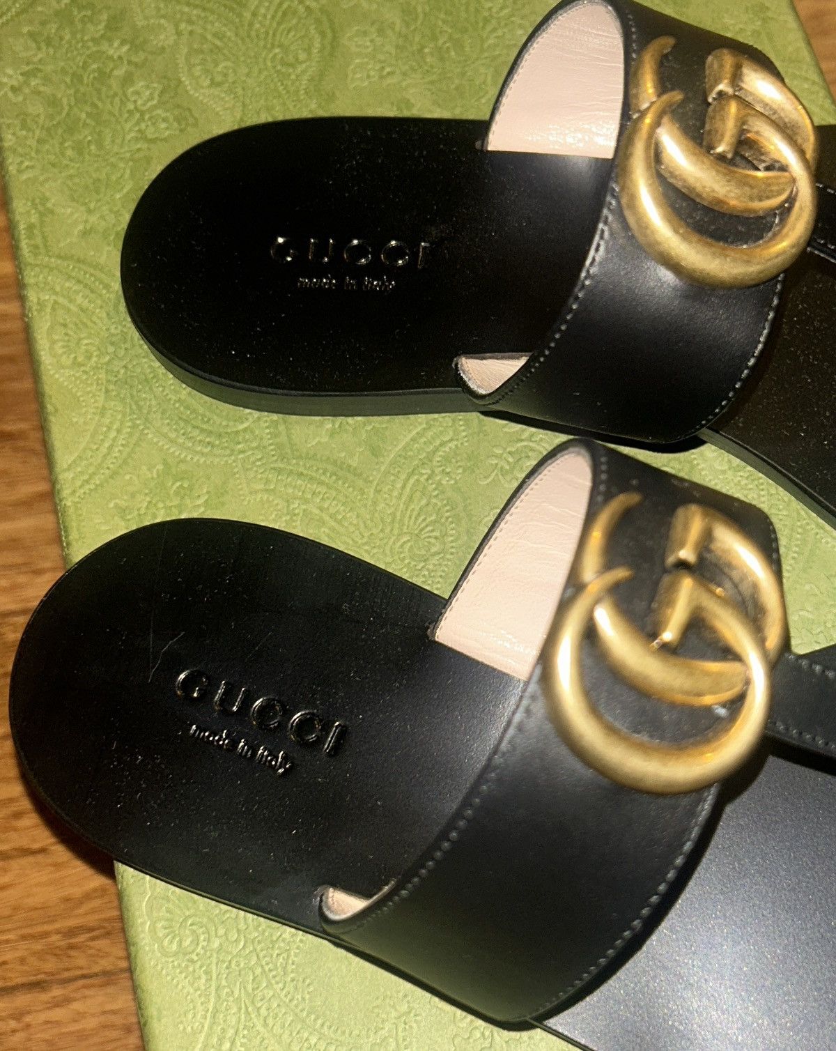 Gucci Gucci Women’s Thong Leather Sandal with Double G Lifford Size US 5.5 / IT 35.5 - 7 Thumbnail