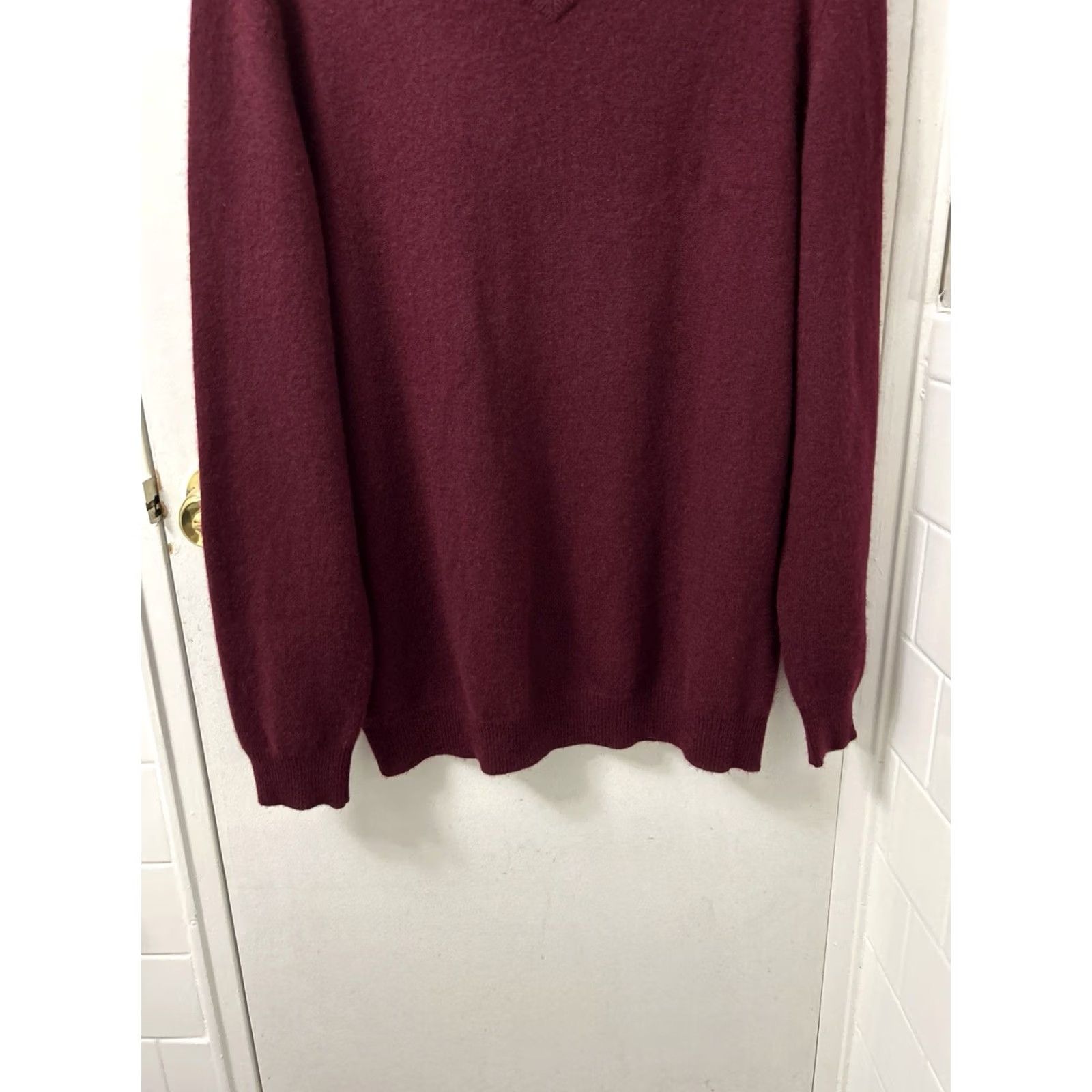 Club Room Club Room Mens Sweater V-Neck Burgundy 100% Cashmere Knit Pullover Long Sleeve L Regular Womens? Size US L / EU 52-54 / 3 - 3 Thumbnail