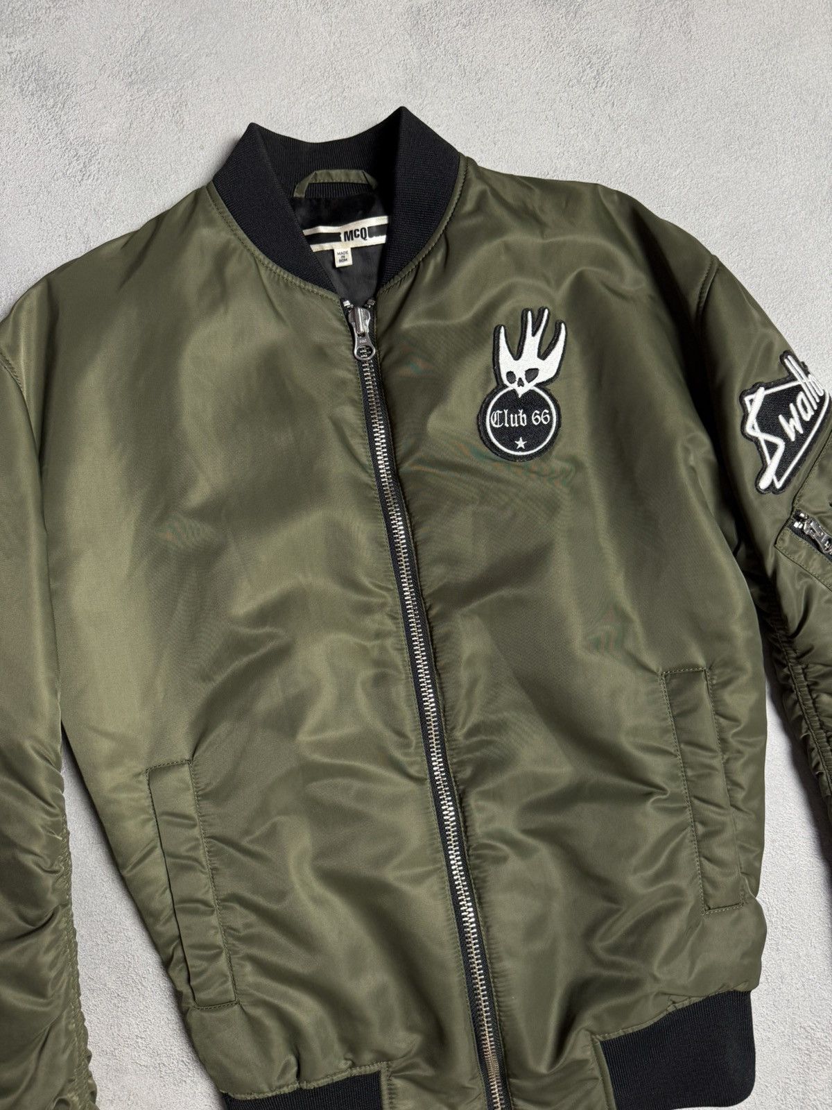 Alexander McQueen Alexander McQueen Nylon Bomber Jacket size 36 Size XS / US 0-2 / IT 36-38 - 3 Thumbnail