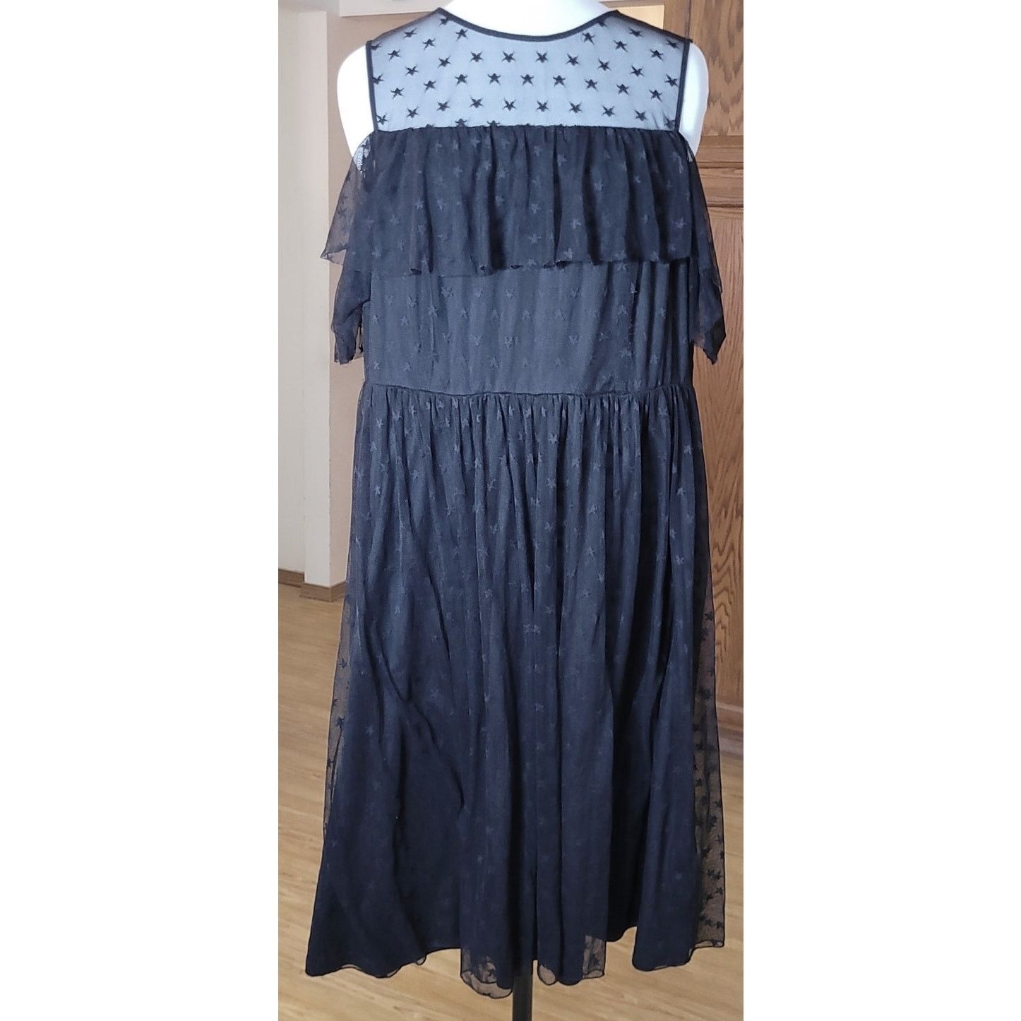 Other Torrid Plus Women's 3X Dress Black Lace Cold Shoulder Star Size 3XL / US 20-22 - 1 Thumbnail