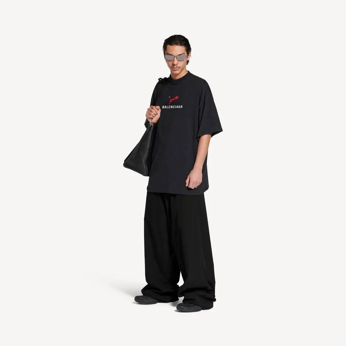 Balenciaga × Puma o1srvl11e0426 Oversized T-Shirt in Faded Black Size US M / EU 48-50 / 2 - 5 Thumbnail