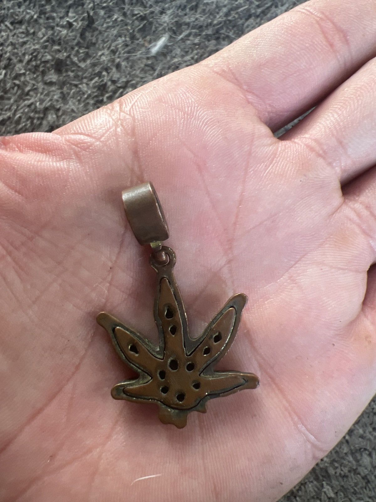 Hypebeast Marijuana Leaf Pendant Size ONE SIZE - 2 Thumbnail