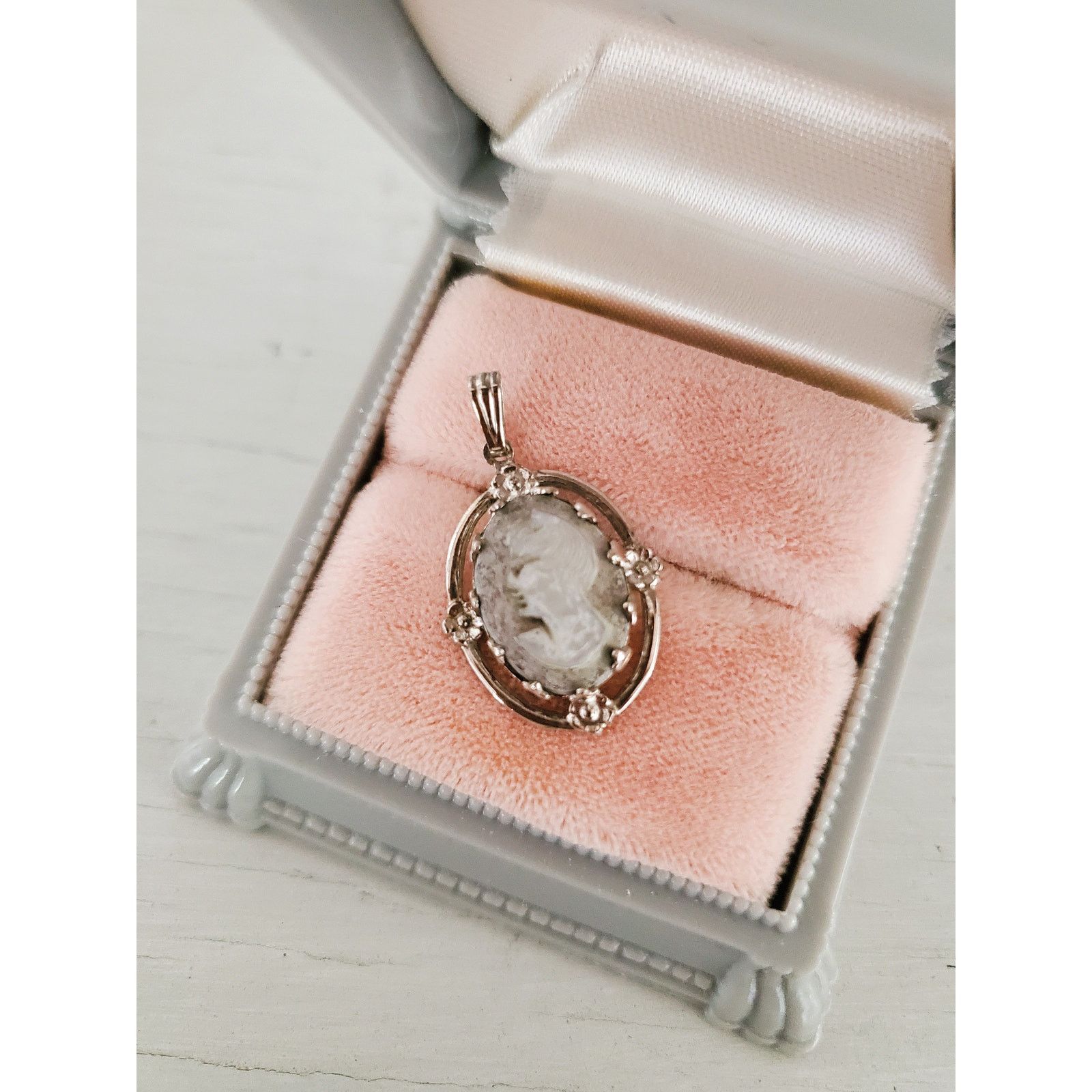 Other Vintage Dixelle MOP and Sterling Silver Cameo Pendant Size ONE SIZE - 1 Thumbnail
