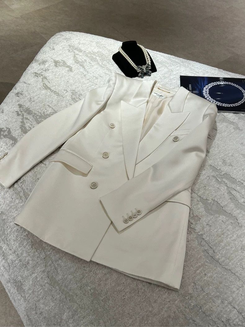 Saint Laurent Paris Saint Laurent Paris Mulberry silk satin ladies' blazer 2505 Size S / US 4 / IT 40 - 3 Thumbnail