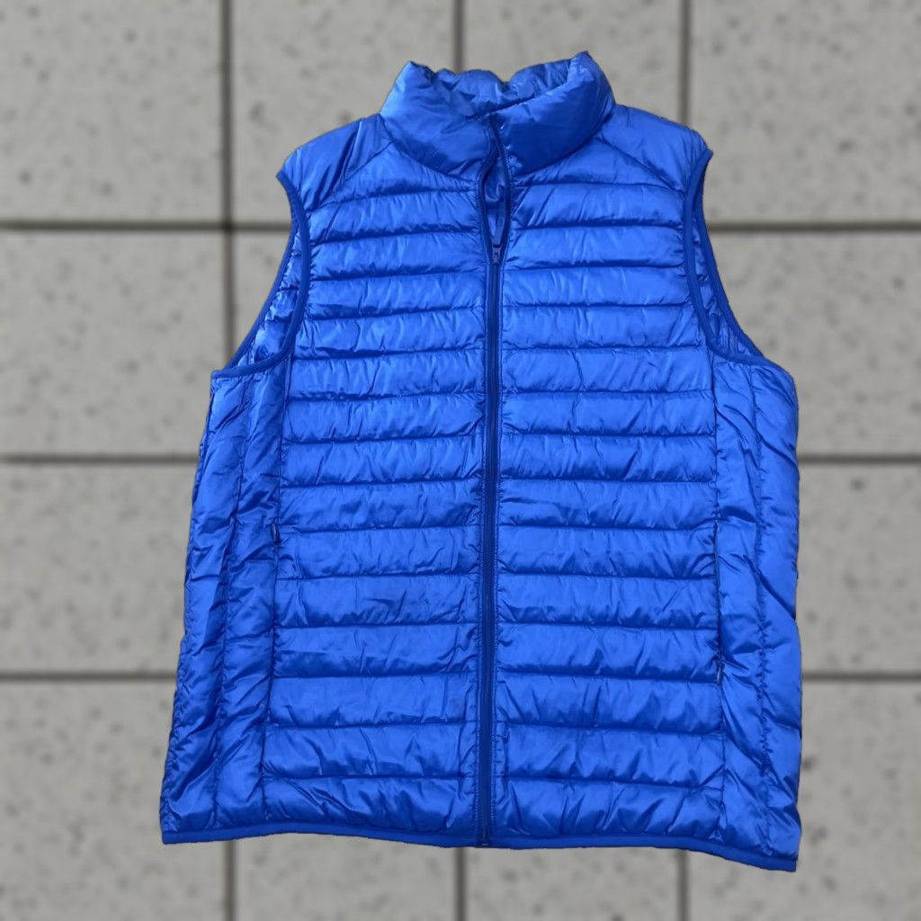 Uniqlo VINTAGE Uniqlo Vest Adult L Electric Blue Lightweight Down Sleeveless Zip Gillet 42" Size US L / EU 52-54 / 3 - 1 Thumbnail