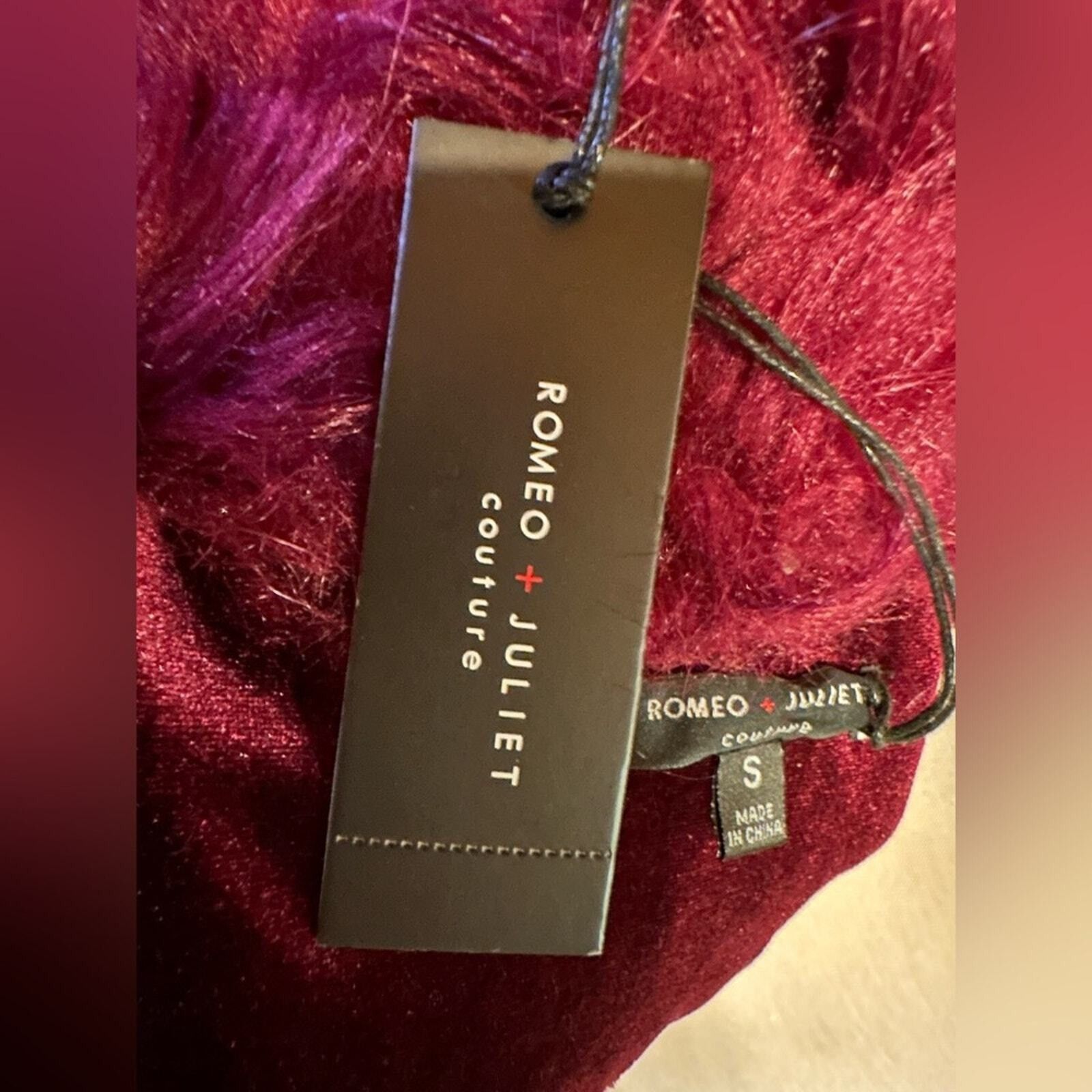 Other Romeo & Juliet Couture Faux Fur Hooded Burgundy Velvet Jacke Size S / US 4 / IT 40 - 10 Thumbnail