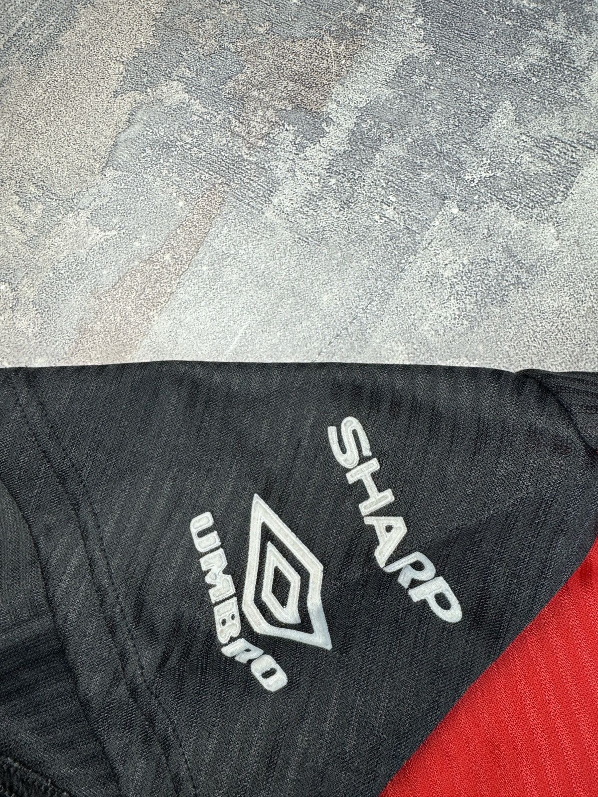 Umbro Manchester United 1994/96 Training Football Soccer jersey Size US XL / EU 56 / 4 - 5 Thumbnail