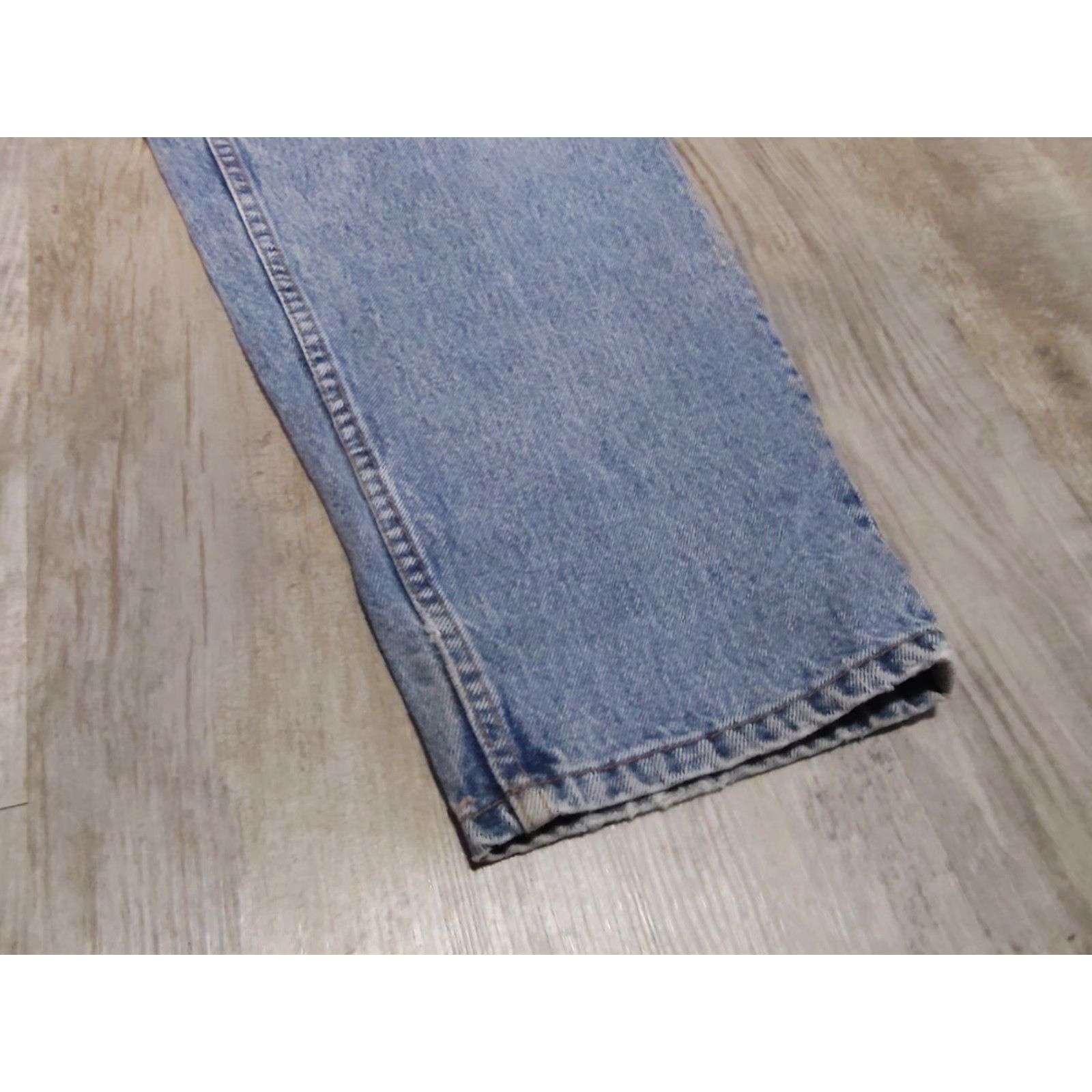 Levi's VINTAGE Levi's 560 Light Wash Loose Fit Tapered Leg Jeans 40X31 Blue 90s Mens Size US 40 / EU 56 - 4 Thumbnail