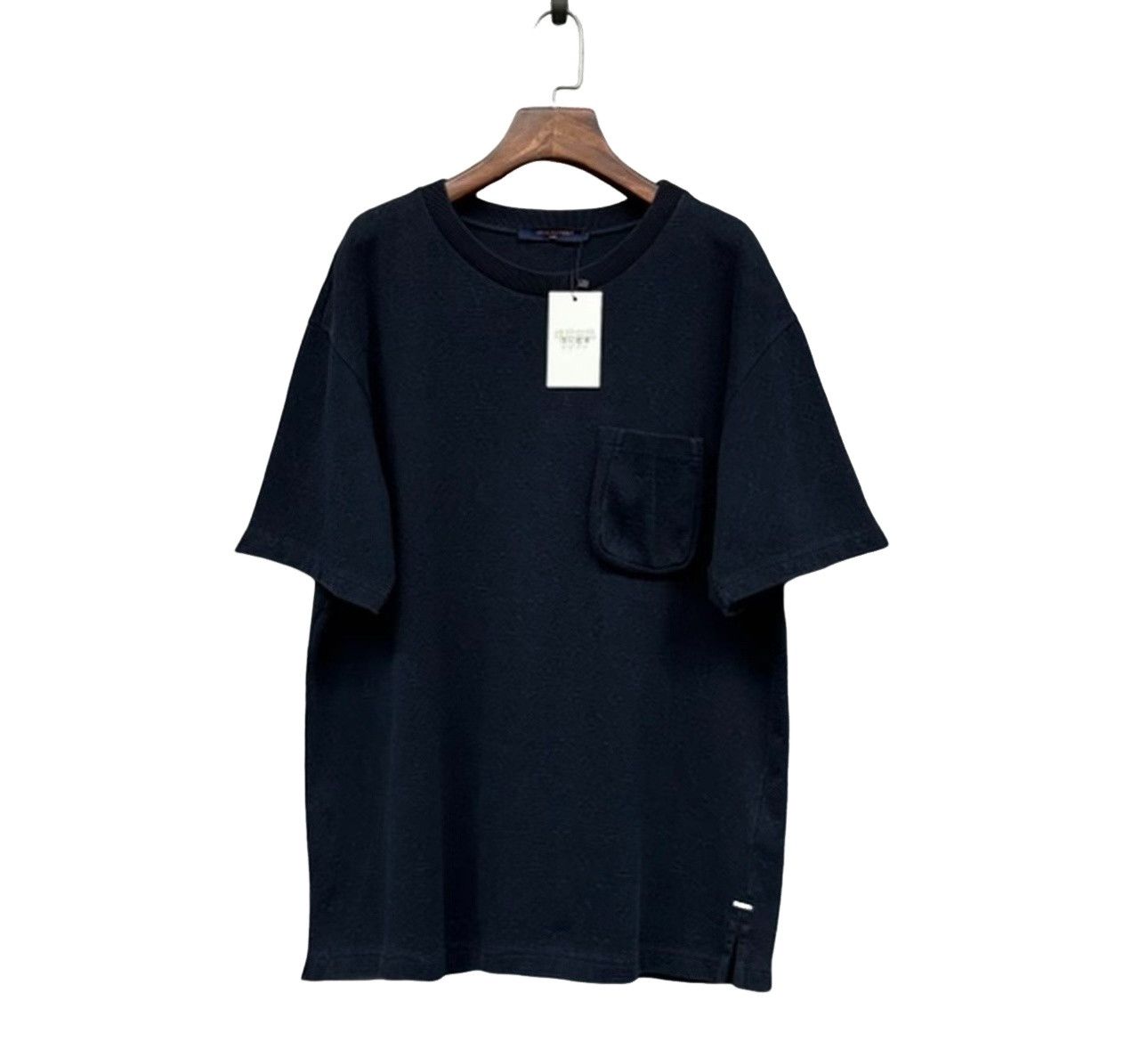 Louis Vuitton Louis Vuitton Monogram Pocket T-Shirt XL Size US XL / EU 56 / 4 - 1 Thumbnail