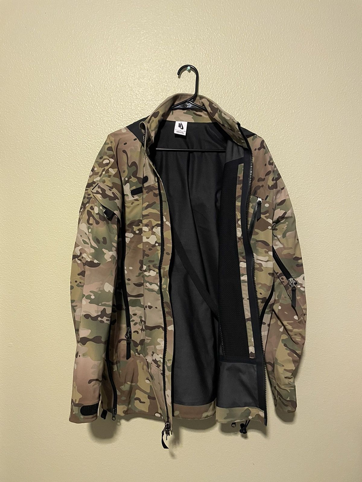 Nikelab best sale camo jacket