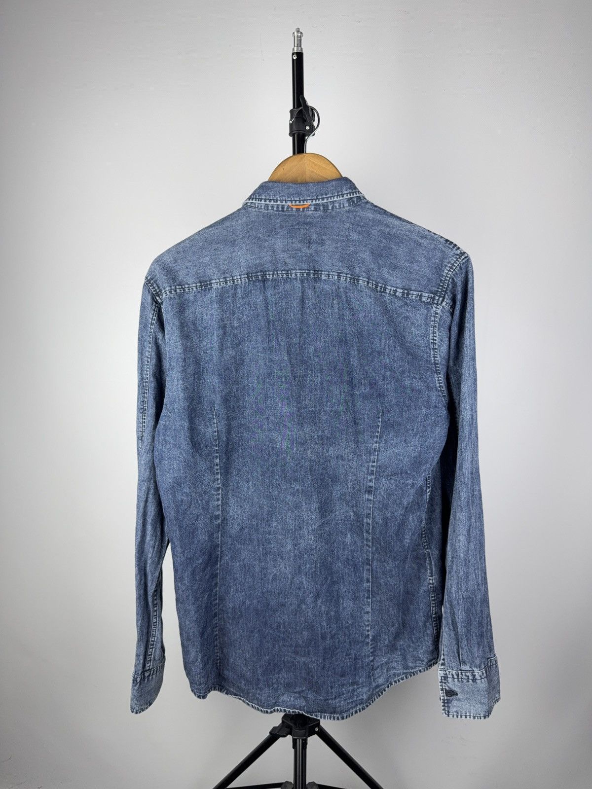 Hugo Boss Designer BOSS Hugo Boss Denim Shirt Slim Fit Casual Blue 00s Size US M / EU 48-50 / 2 - 9 Thumbnail