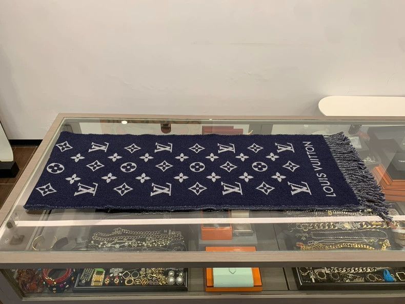 Louis Vuitton Louis Vuitton Essential Logo Wool Scarf- Size ONE SIZE - 4 Thumbnail