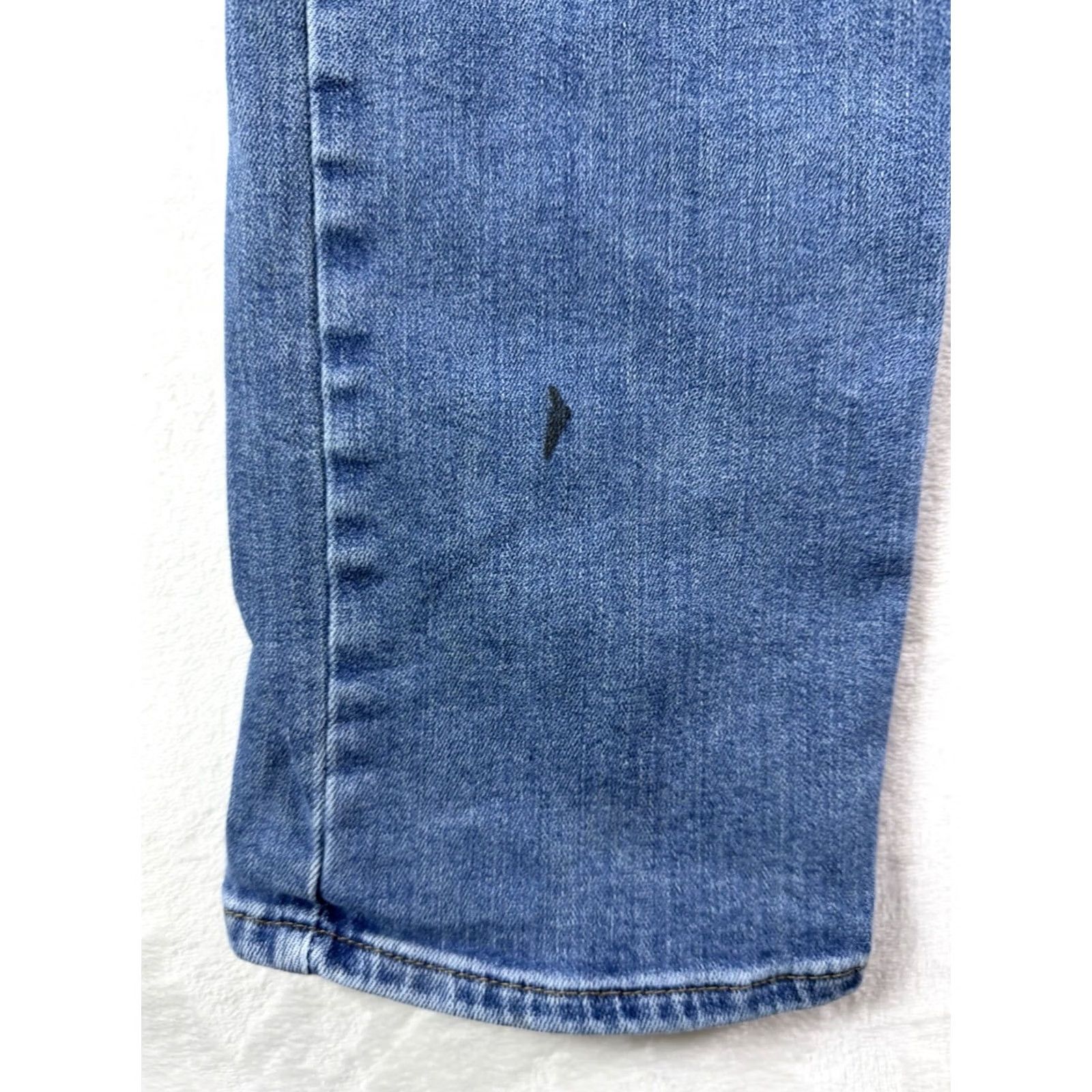 Levi's Levi's Jeans Women's Size 31 Blue Distressed High Rise 31x32 Straight 5-Pocket Denim Pants Vest? Size 24" / US 00 / IT 34 - 4 Thumbnail