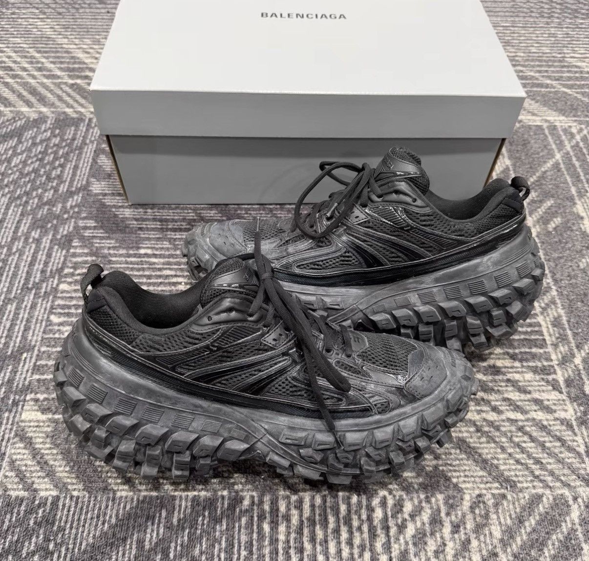 Balenciaga Balenciaga Bouncer Vintage Distressed Sneakers J42 Size US 8.5 / EU 41-42 - 4 Thumbnail