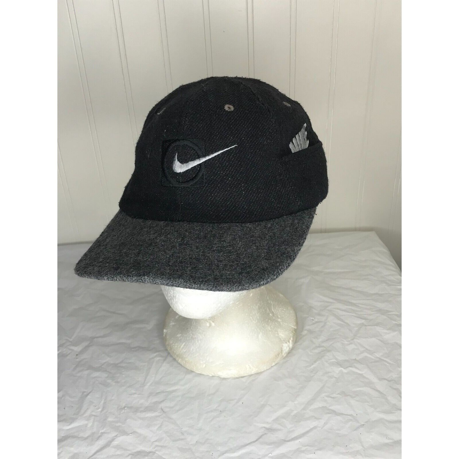 Nike × Vintage Vintage Nike Center Swoosh Black Strapback Hat Cap Embroider Size ONE SIZE - 1 Thumbnail