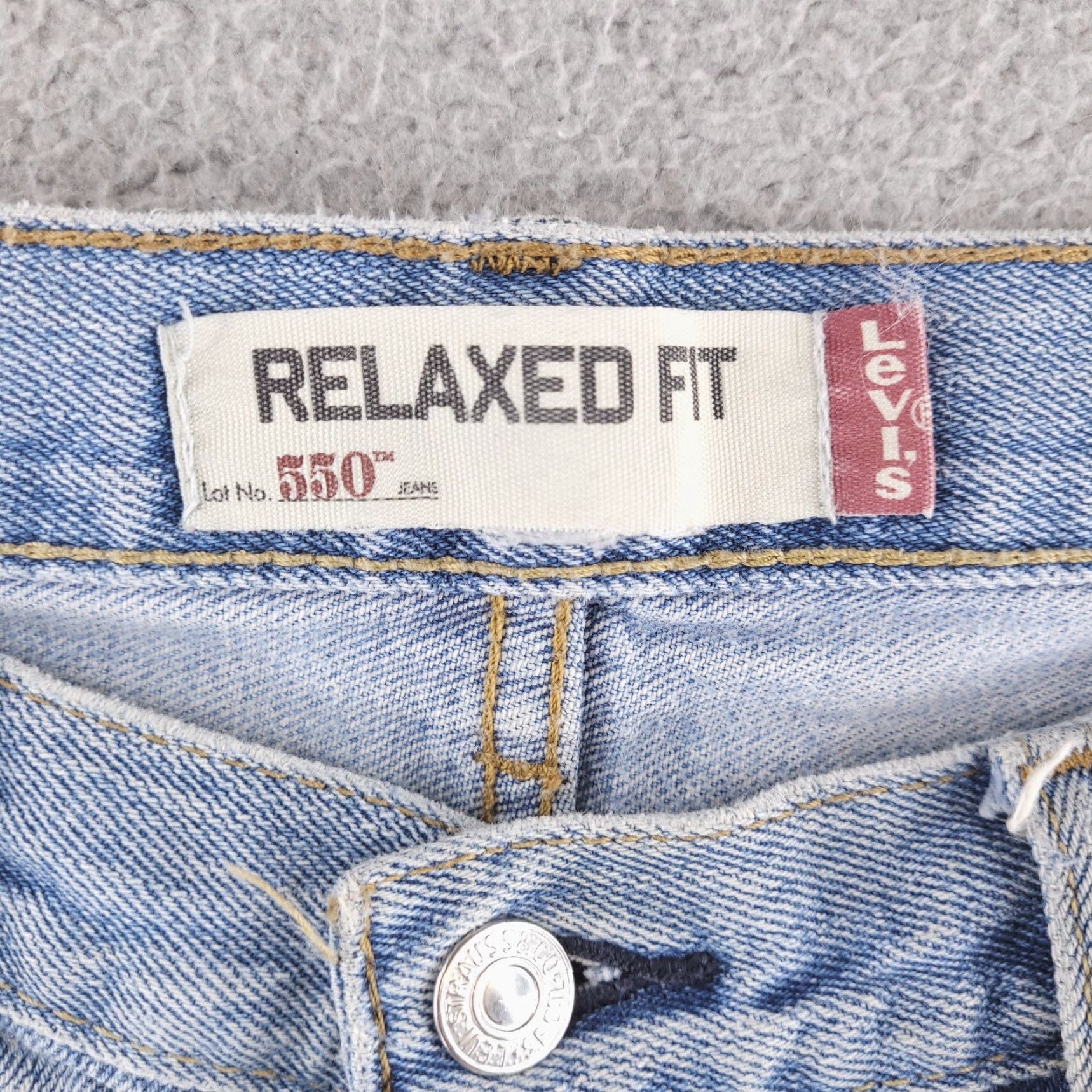 Levi's VINTAGE Levi's Jeans Mens 34x28 Blue Distressed Light Wash Workwear Button Inseam 28 Denim Cotton Straight Jeans Mens Blue Distressed 90s Theme? Size US 34 / EU 50 - 4 Thumbnail