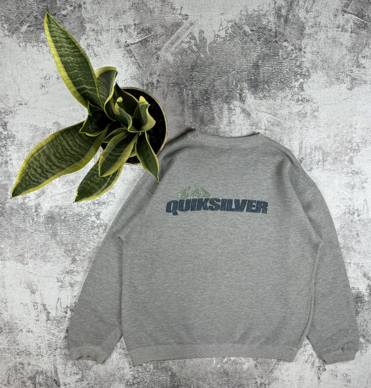 Pre-owned Quiksilver X Surf Style Quicksilver Vintage 90s-00s Big Logo Basic Gray Sweatshirt In Grey