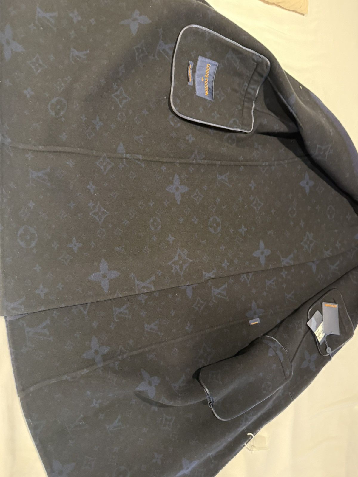 Louis Vuitton Louis Vuitton men’s overcoat. 50/40 $4500 Size US M / EU 48-50 / 2 - 8 Thumbnail