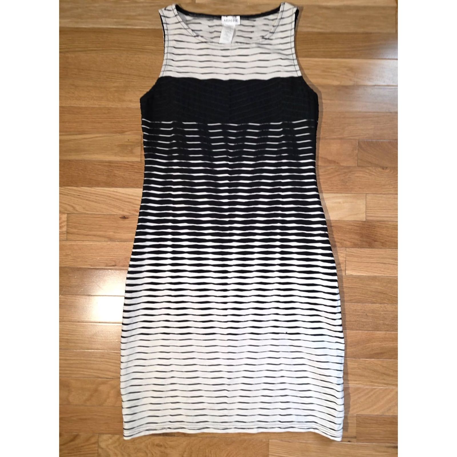 Vintage Ariane Sheath Dress Women's S White Black Striped Sleeveless Crew Neck Polyester Knee Length Casual Summer Pullover Machine Washable Size S / US 4 / IT 40 - 7 Thumbnail