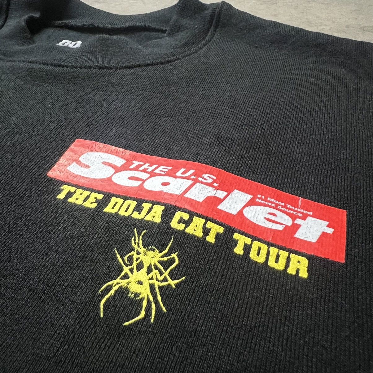 Hypebeast × Other Doja Cat The U.S. Scarlet Tour Merchandise Sweater Size US L / EU 52-54 / 3 - 3 Thumbnail