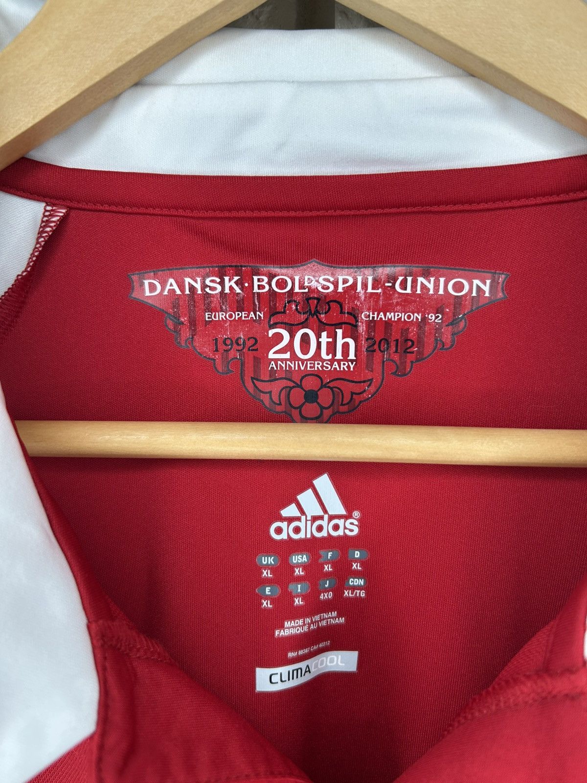 Adidas Adidas Denmark 2012 Home Jersey Size US XL / EU 56 / 4 - 11 Thumbnail