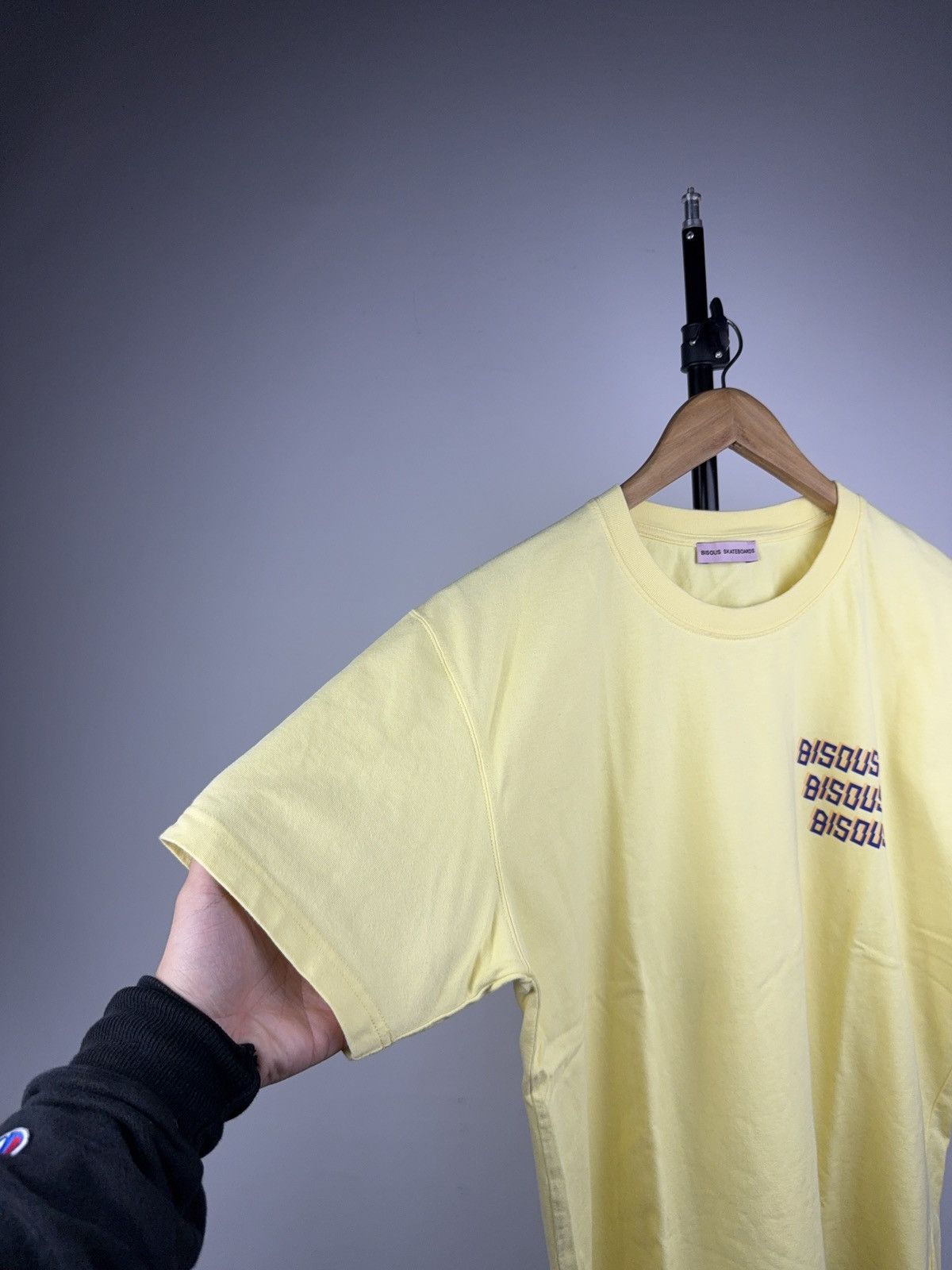 Japanese Brand Bisous France 00s Skateboards Sk8 Yellow Graphic Logo Tee Size US M / EU 48-50 / 2 - 5 Thumbnail