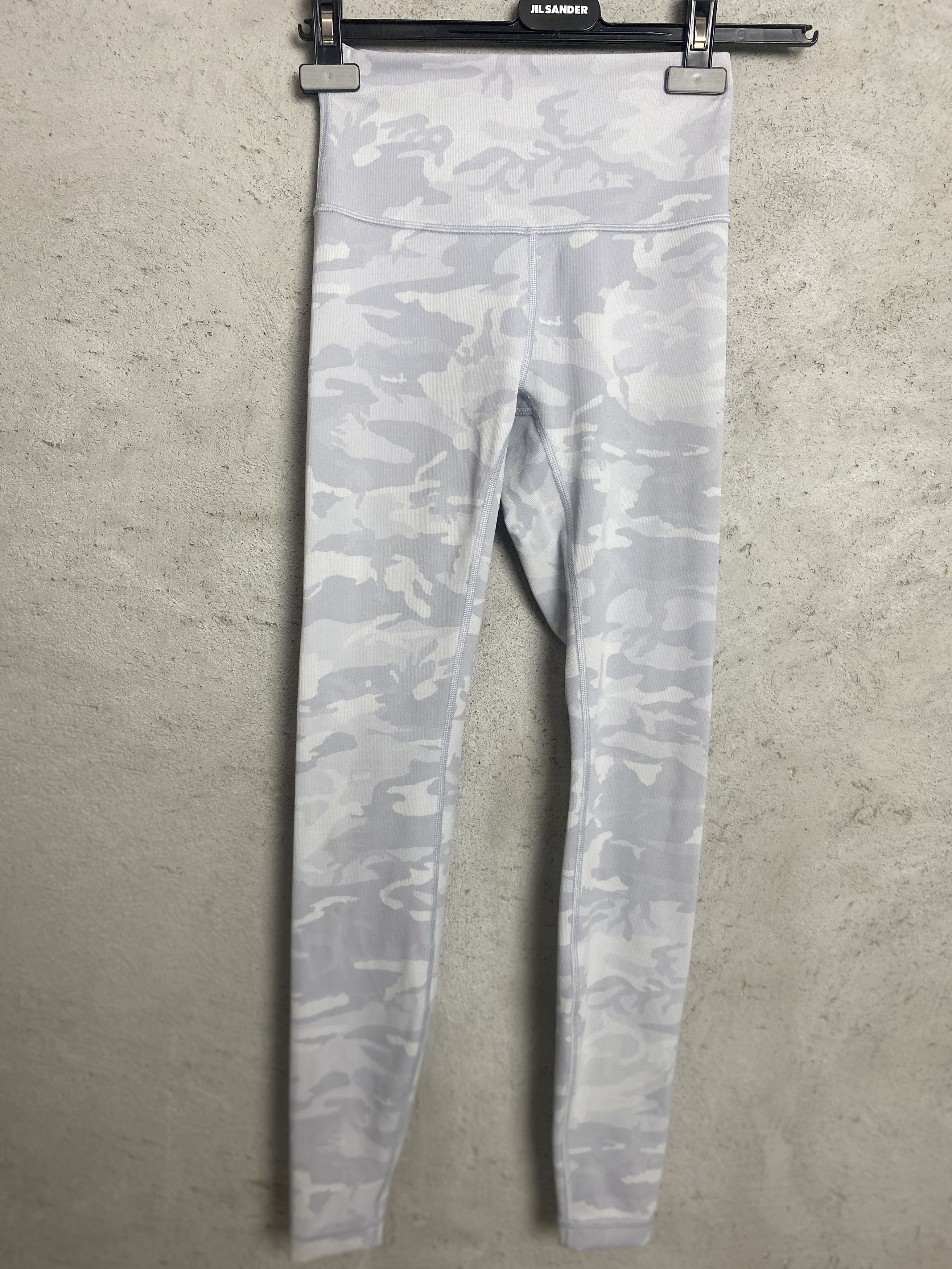 Lululemon Lululemon camo moro leggings sport yoga gym pilates Size 27" / US 4 / IT 40 - 2 Thumbnail