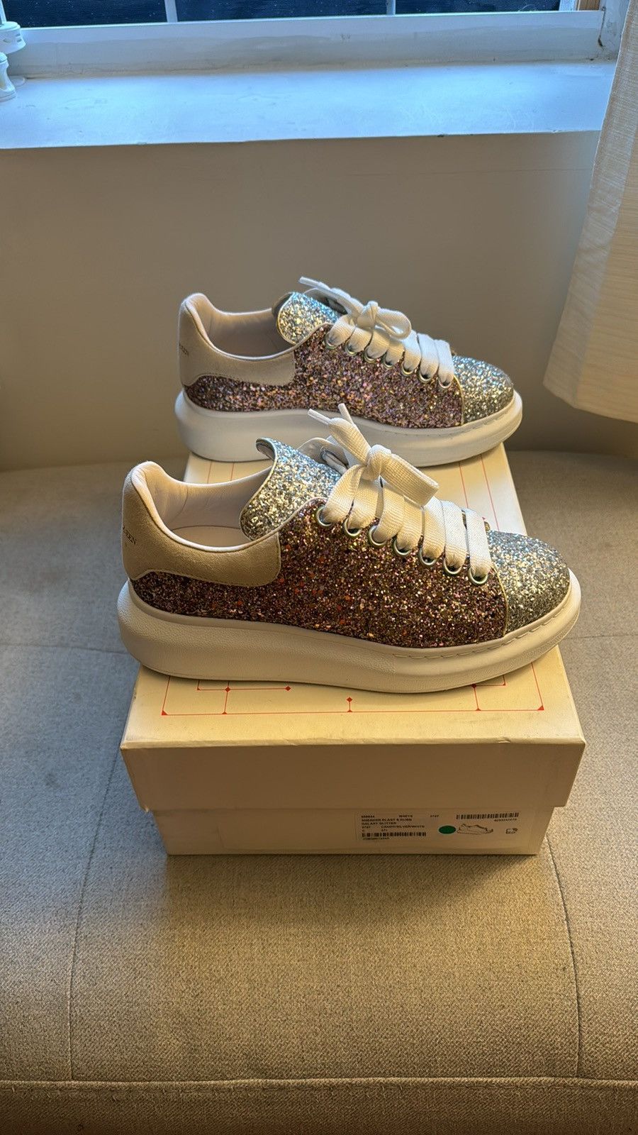 Alexander McQueen Alexander McQueen Oversized Silver Galaxy Glitter Size US 7.5 / IT 37.5 - 4 Thumbnail