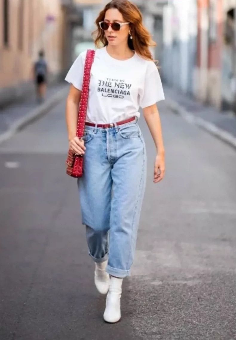 Balenciaga Balenciaga White reverse cursive letters logo printed shor Size US L / EU 52-54 / 3 - 6 Thumbnail
