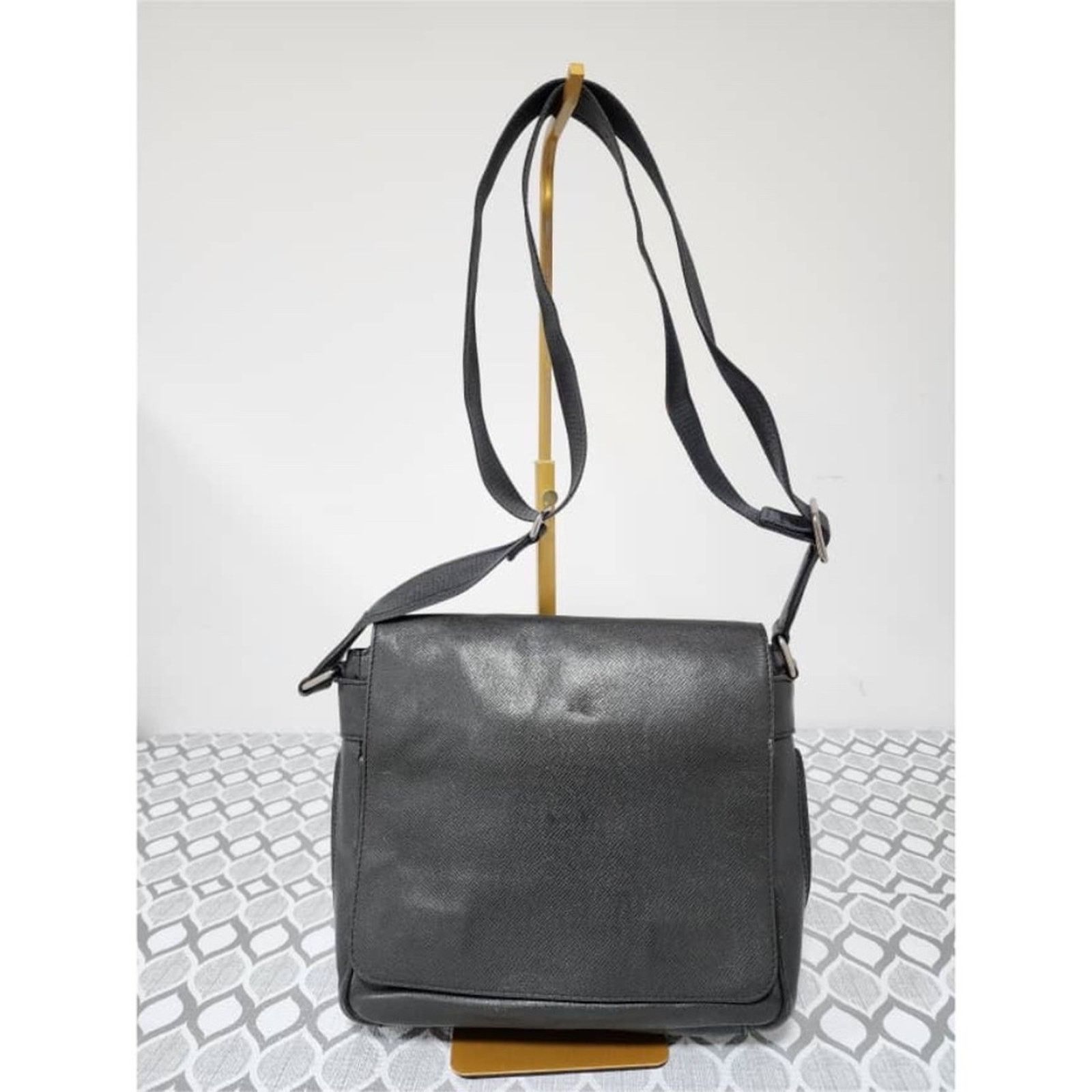 Authentic Louis Vuitton Taiga Viktor Messenger Bag Black