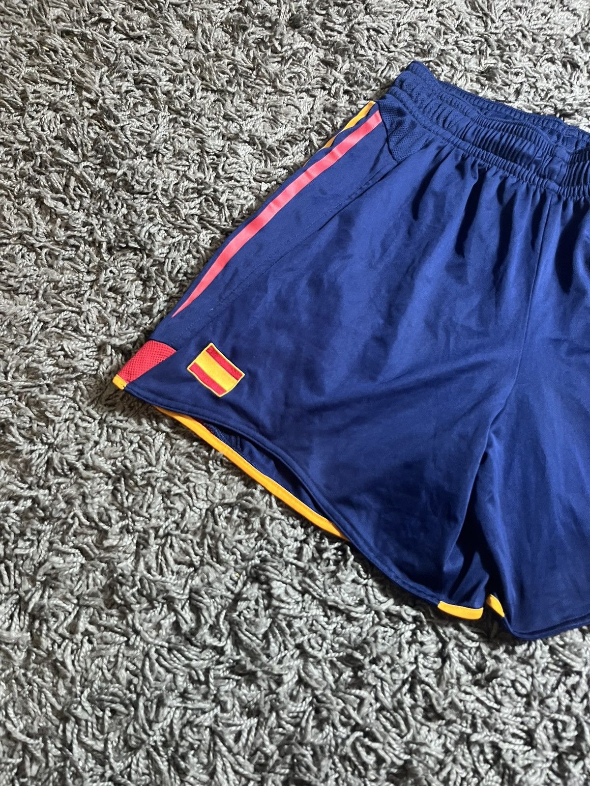 Adidas SPAIN ADIDAS FOOTBALL AWAY SHORTS 2003/04 POLYESTER Size US 32 / EU 48 - 2 Thumbnail