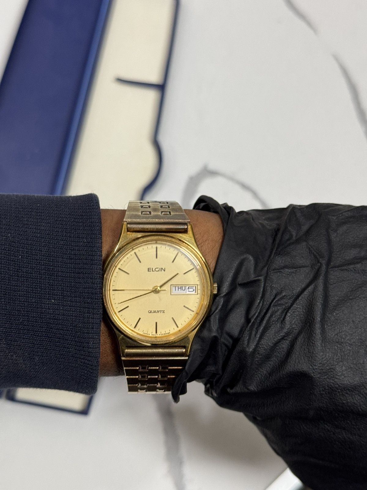 Other Vintage Elgin Day/Date Gold Tone Quartz Watch Size 34 - 17 Thumbnail