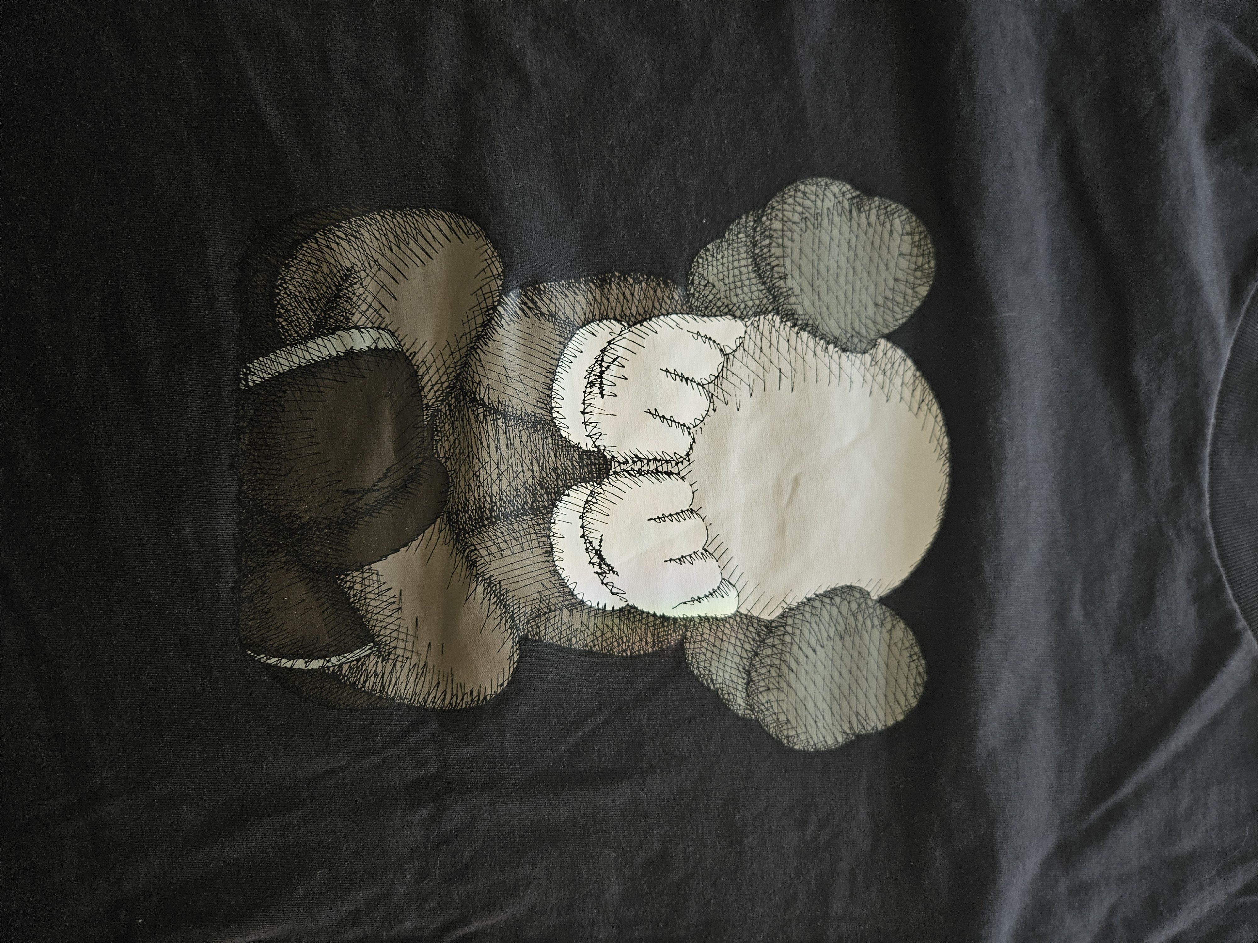 Kaws × Uniqlo Kaws Tokyo First Tee Shirt Size US M / EU 48-50 / 2 - 2 Thumbnail