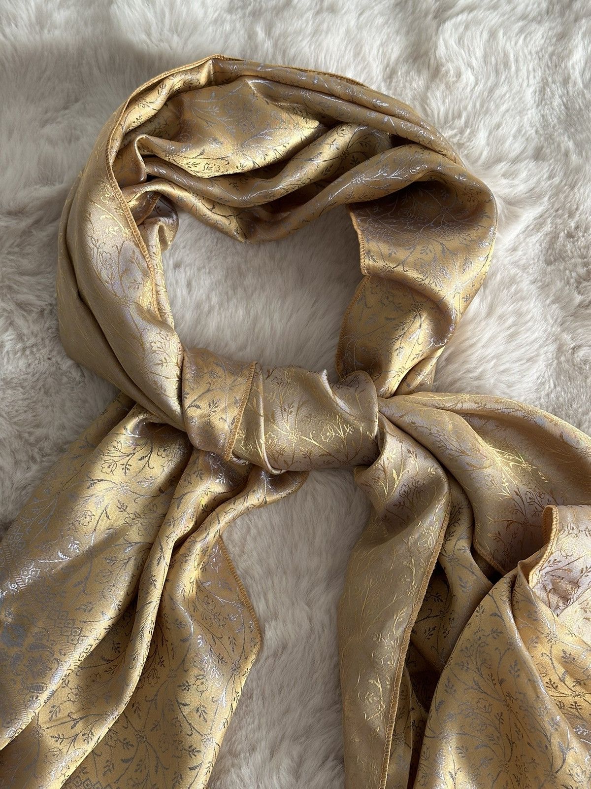 Vintage 100% silk scarf premium gold vintage Size ONE SIZE - 2 Thumbnail
