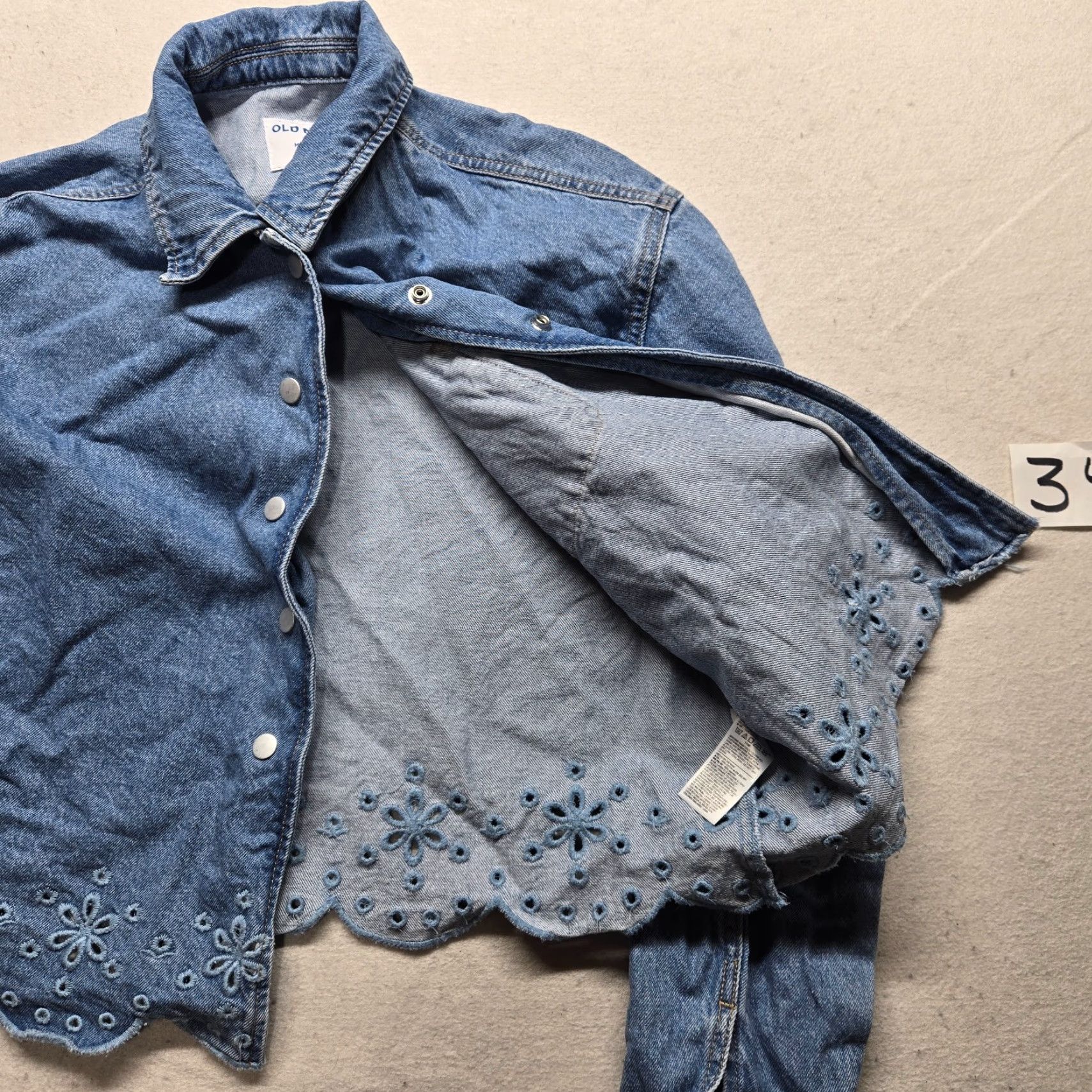 Old Navy Old Navy Denim Jacket Button Up Long Sleeve Women M Petite Blue Denim Jacket 90s Classic Outdoor Pockets Collared Lightweight Casual Womens Size M / US 6-8 / IT 42-44 - 2 Thumbnail