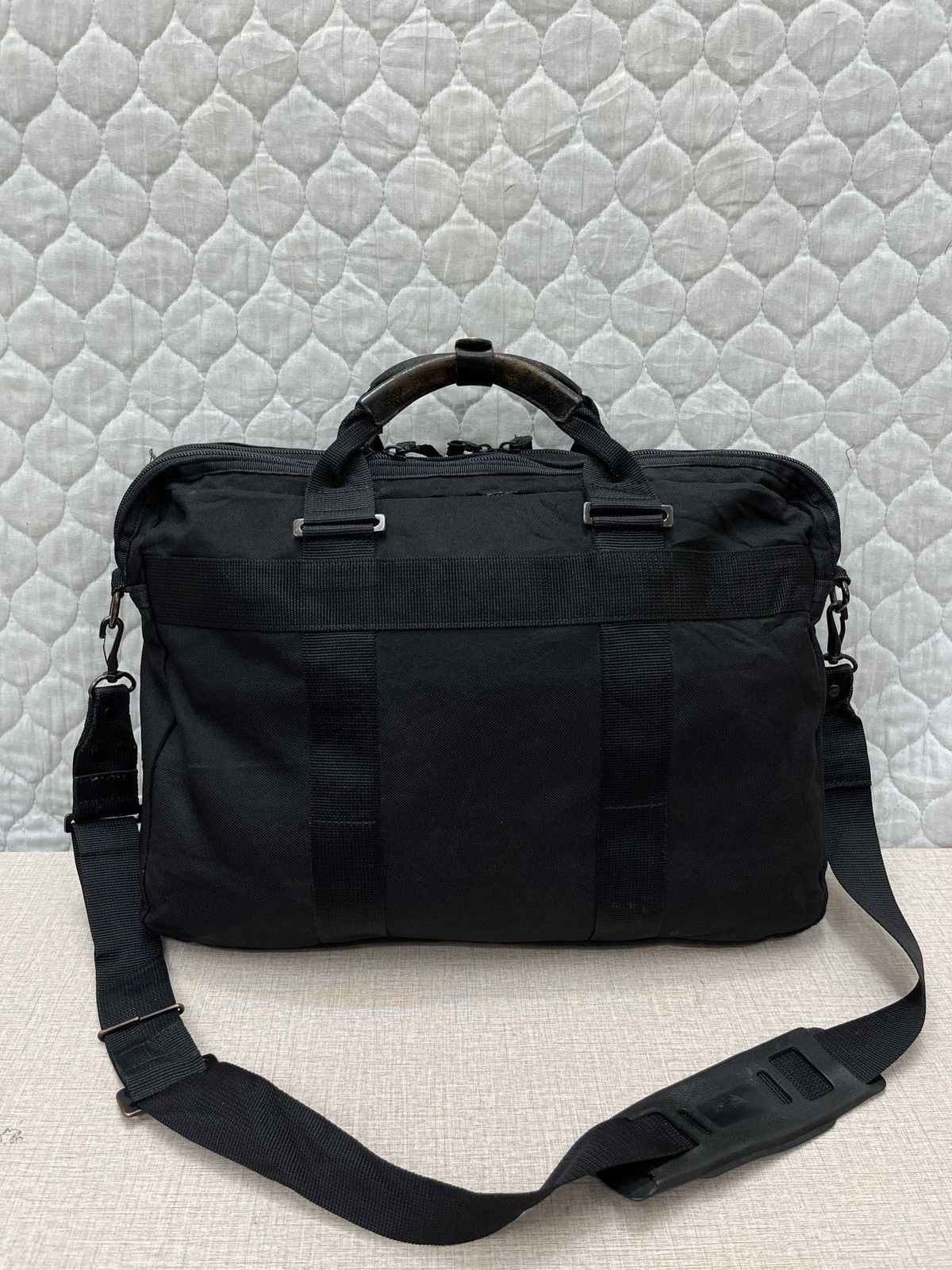 Porter 🔥🔥🔥ARCHIVE VTG PORTER MESSENGER BAG Size ONE SIZE - 7 Thumbnail