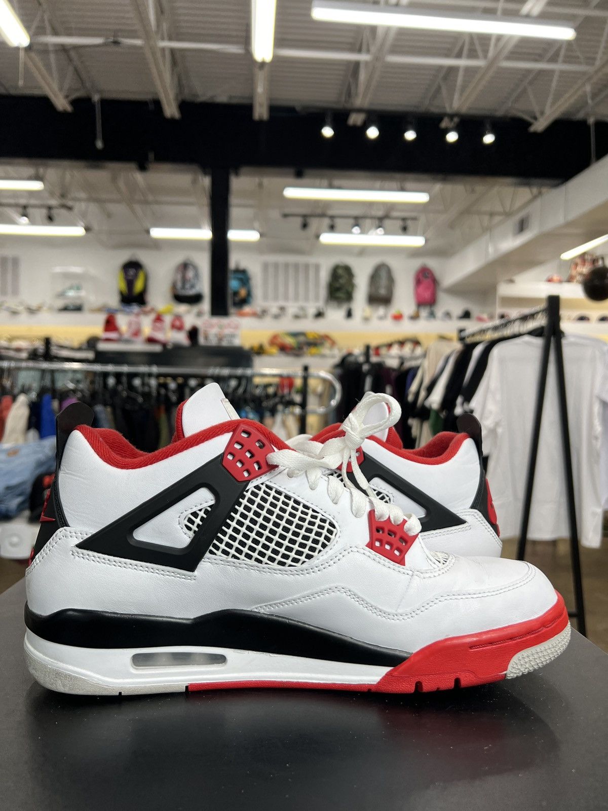 Jordan Brand Air Jordan 4 Fire Red Sz. 9.5 (2020) Size US 9.5 / EU 42-43 - 4 Thumbnail