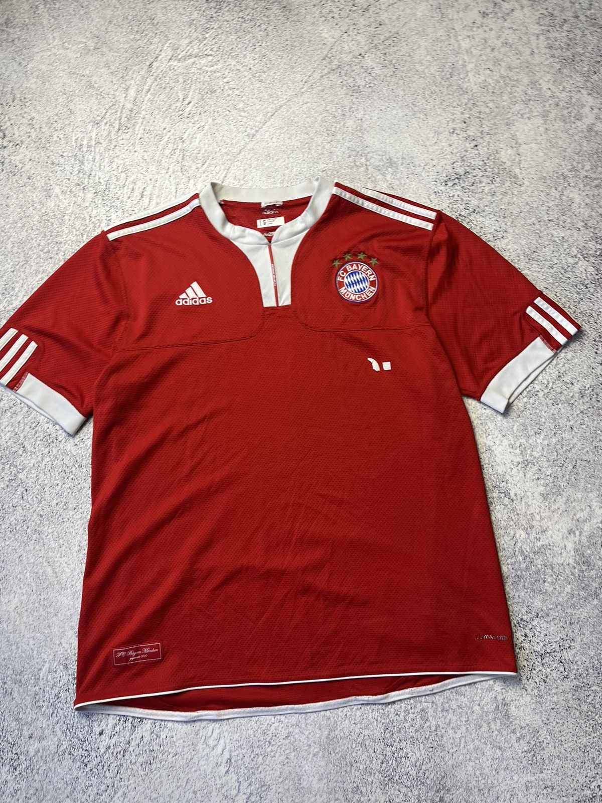 Adidas ADIDAS FC Bayern Munchen Mens Football Shirt Jersey Red Size US L / EU 52-54 / 3 - 8 Thumbnail