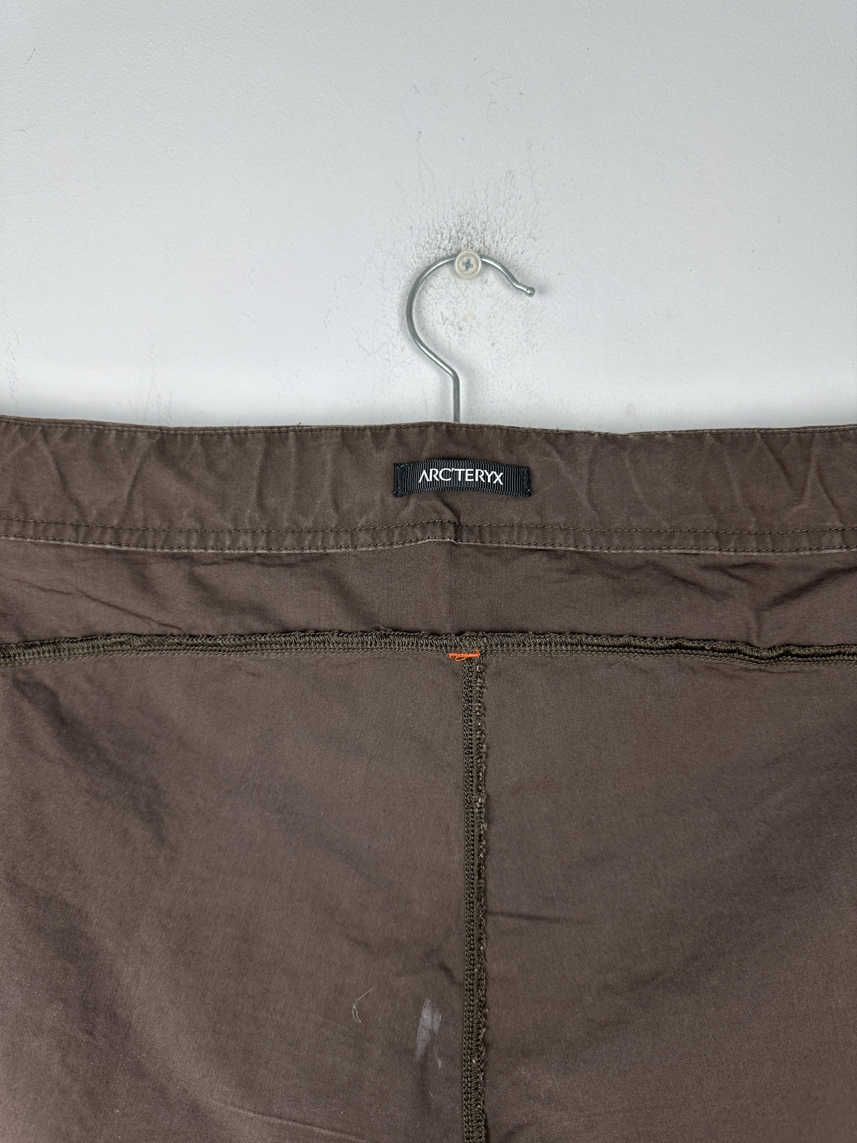 Arc'teryx Arcteryx Logo Brown Shorts With Belt Size US 36 / EU 52 - 24 Thumbnail