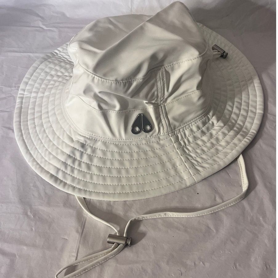 Moose Knuckles Moose Knuckles Parliament Bucket Hat White/Plaster OS - NWT Size ONE SIZE - 2 Thumbnail