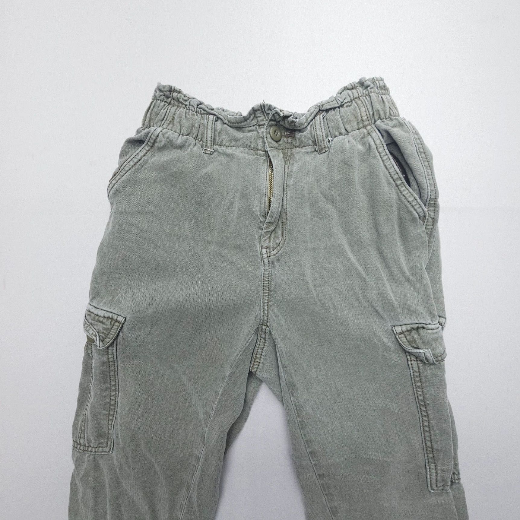 American Eagle Outfitters American Eagle Cargo Pants Womens 0 Green Lyocell Jogger Short Relaxed Army Size 25" / US 0 / IT 36 - 3 Thumbnail