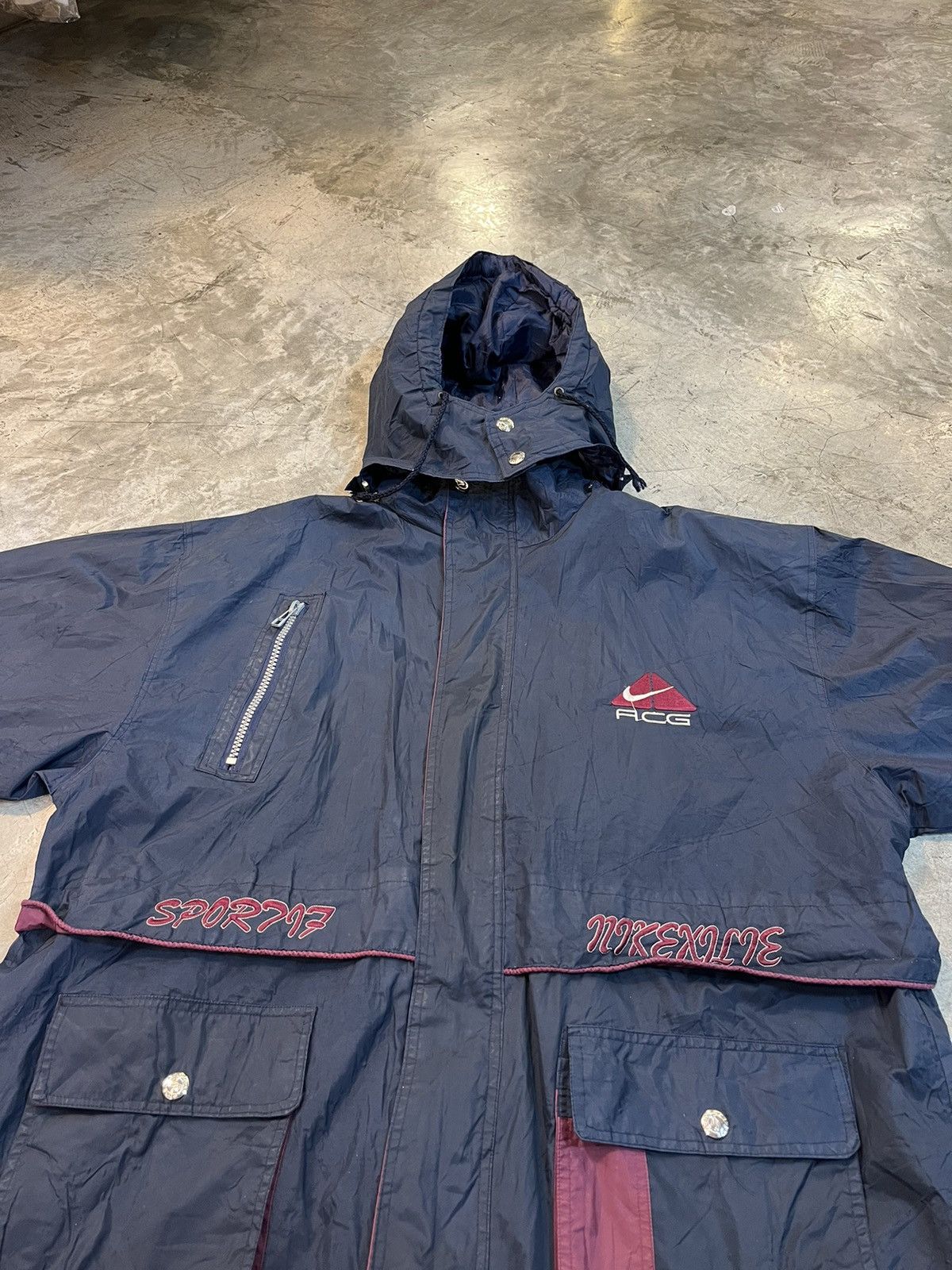 image of Nike Acg Windbreaker Jacket in Navy, Men's (Size 2XL)