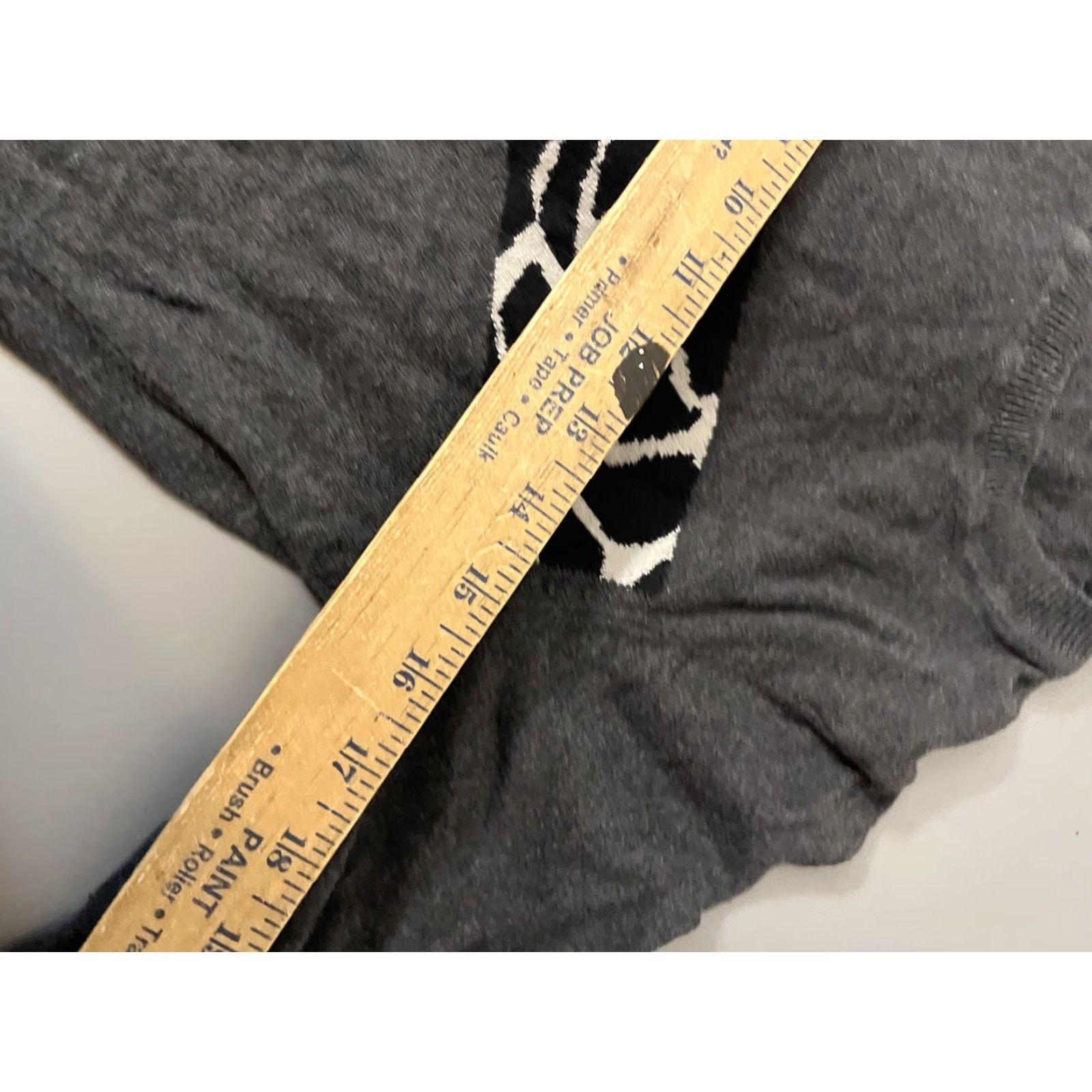 Banana Republic Banana Republic Crewneck Sweater Womens S Gray Cotton Graphic Animal Print Giraffe Knit Pullover Long Sleeve Size S / US 4 / IT 40 - 5 Thumbnail