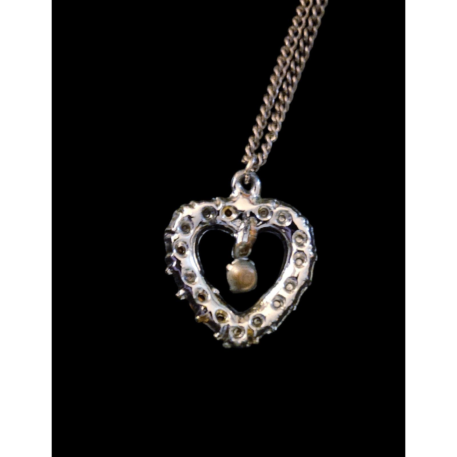 The Unbranded Brand Vintage heart rhinestones screw back earrings necklace Size ONE SIZE - 3 Thumbnail
