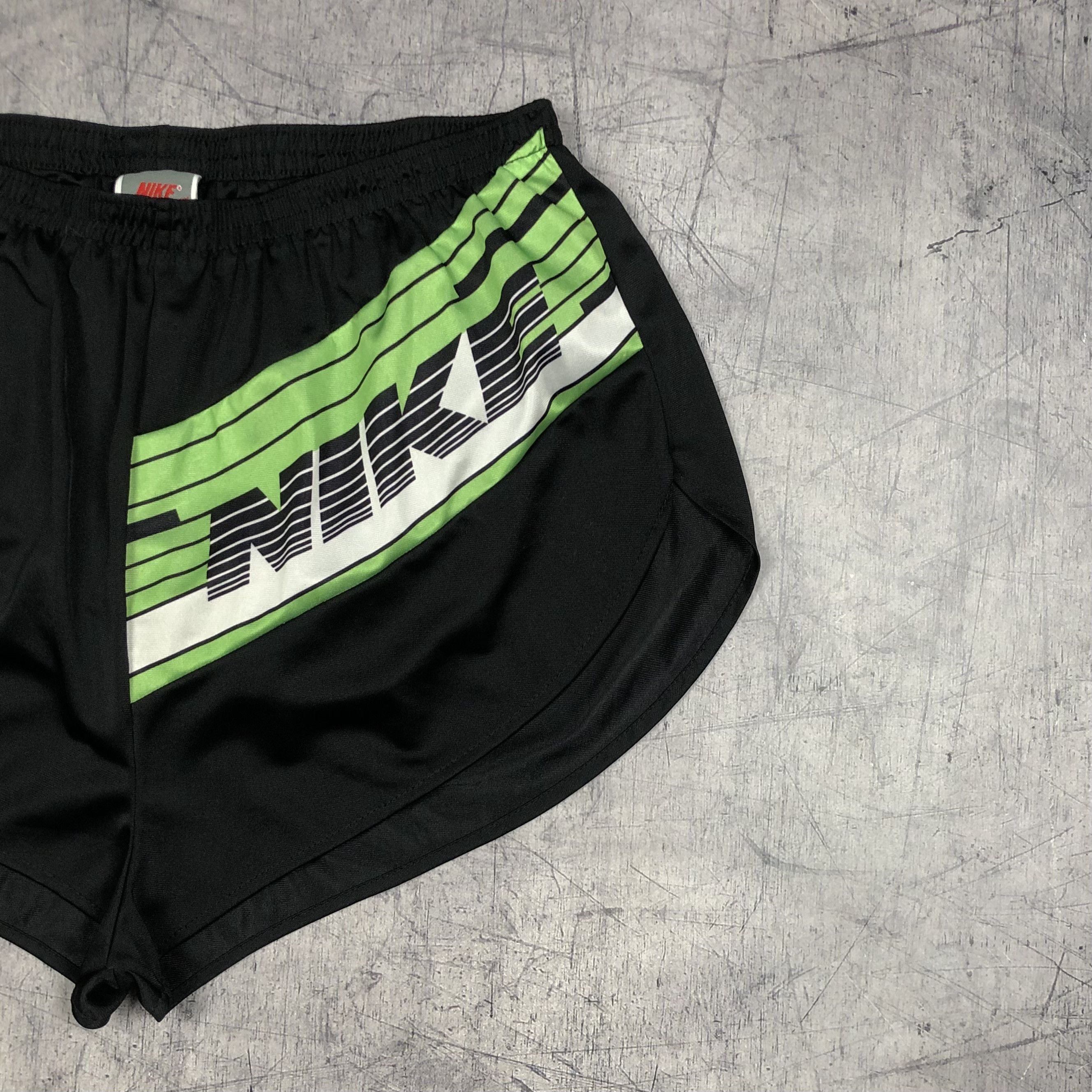 Nike 80s Nike Nylon Shorts Running Vintage Size US 40 / EU 56 - 3 Thumbnail
